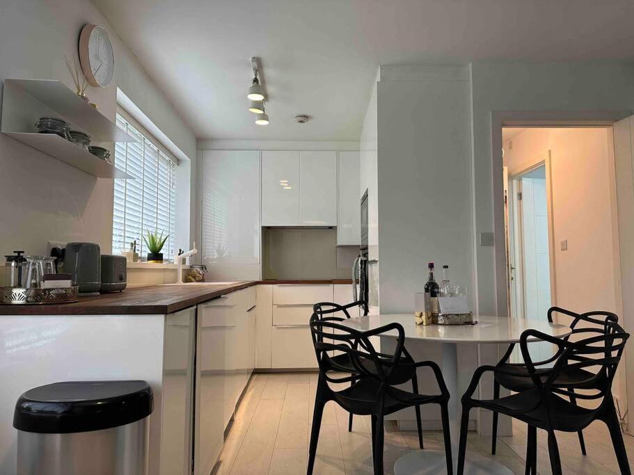 Chetwynd Paradise Apartment Лондон Екстериор снимка